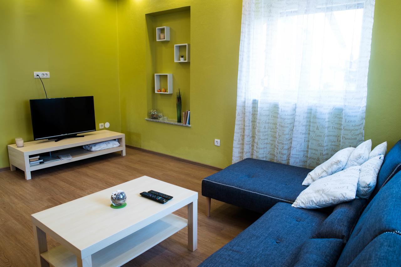 Hostel Hisa Na Travniku Dob Kültér fotó
