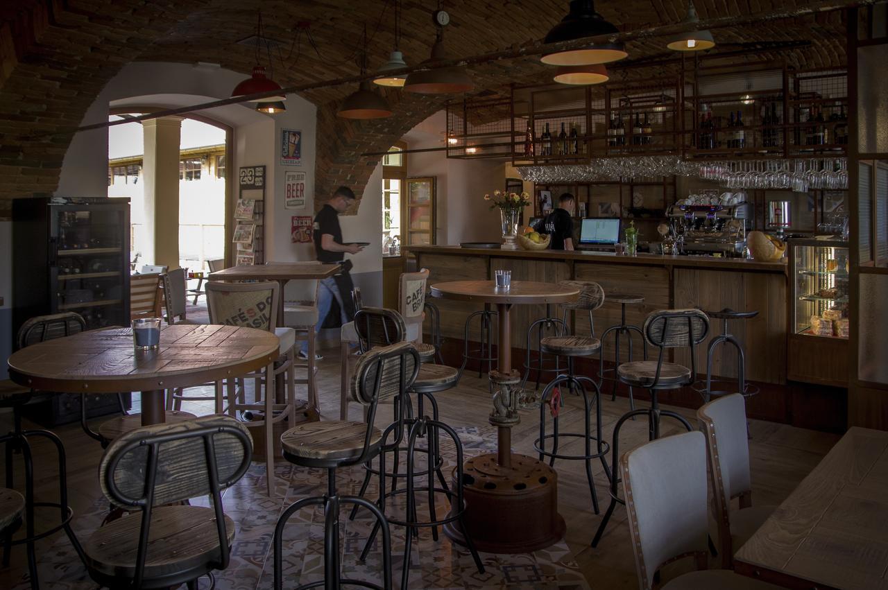 Hostel Hisa Na Travniku Dob Kültér fotó